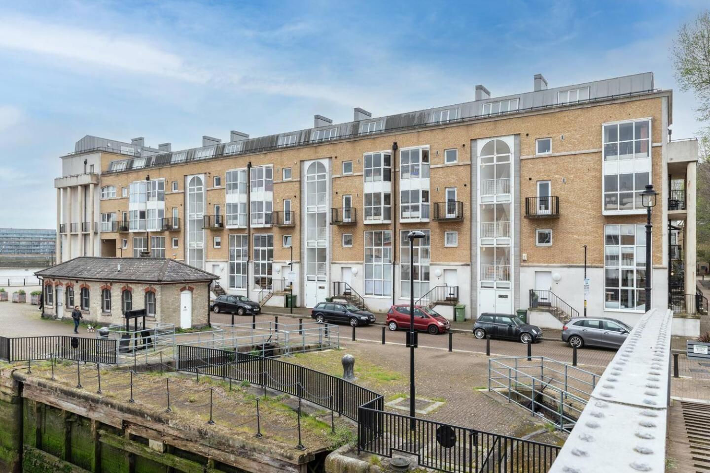 Sunny Maisonette With Views Over Canary Wharf, Londýn Exteriér fotografie