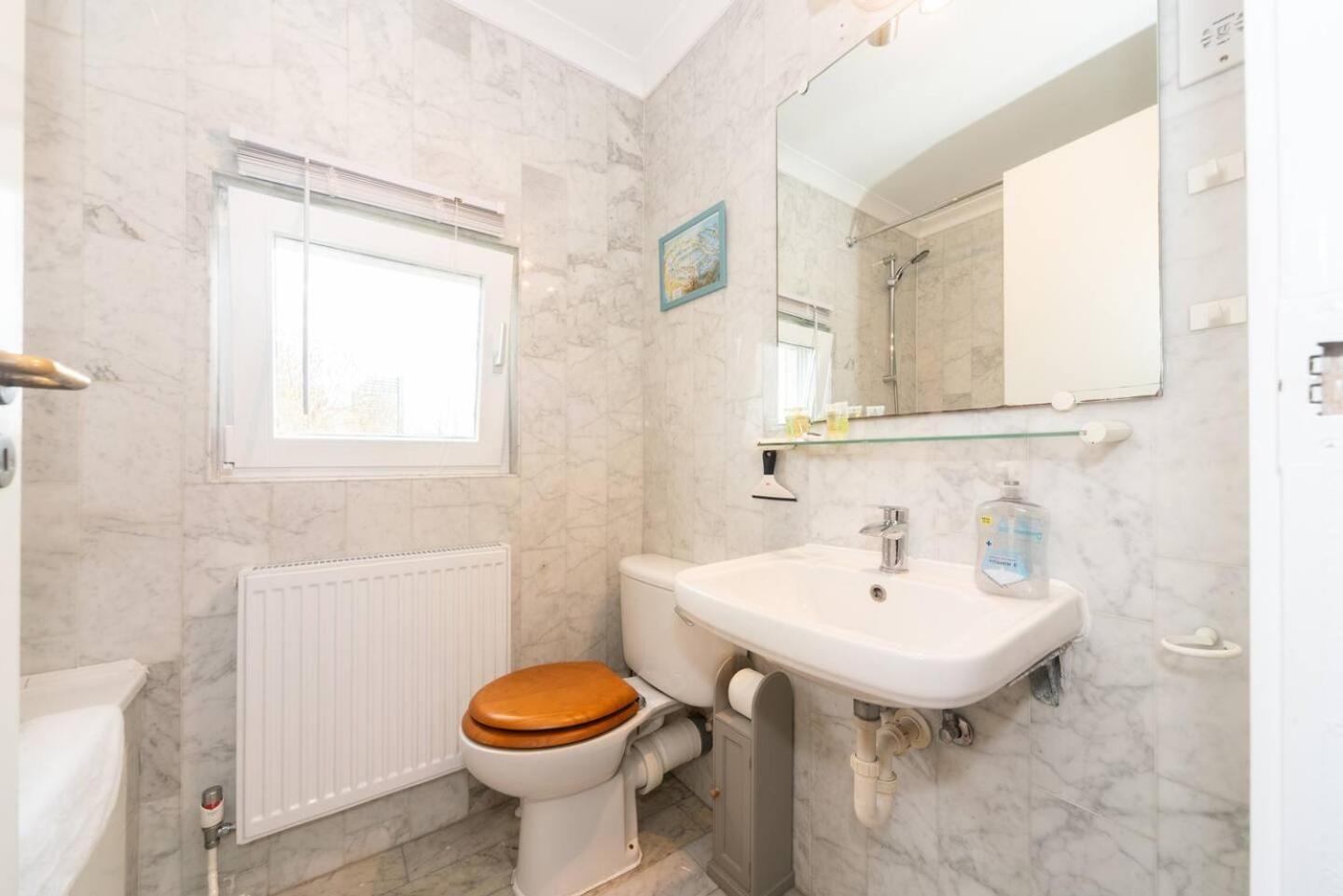 Sunny Maisonette With Views Over Canary Wharf, Londýn Exteriér fotografie