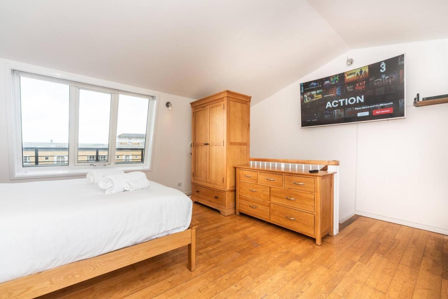 Sunny Maisonette With Views Over Canary Wharf, Londýn Exteriér fotografie
