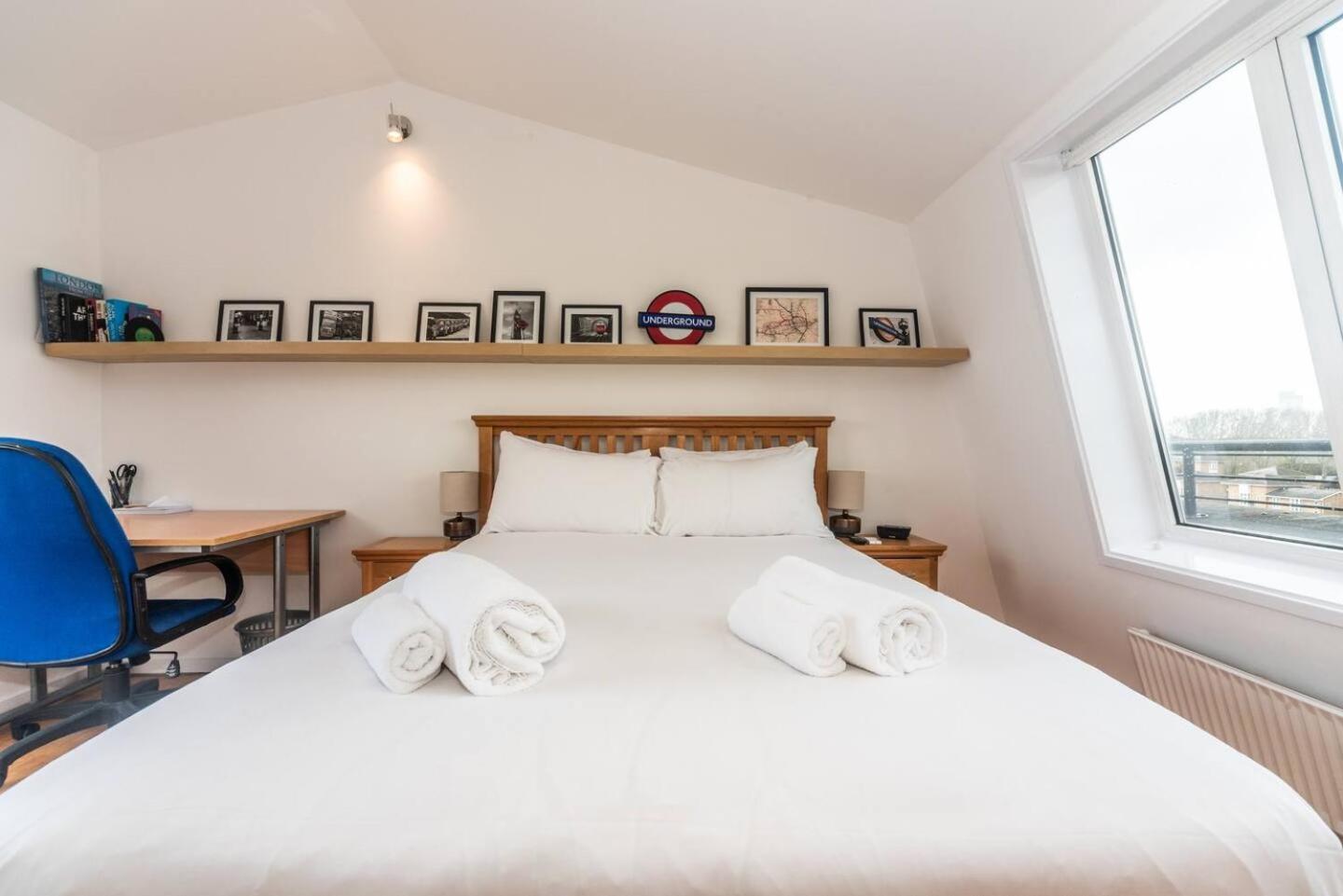 Sunny Maisonette With Views Over Canary Wharf, Londýn Exteriér fotografie