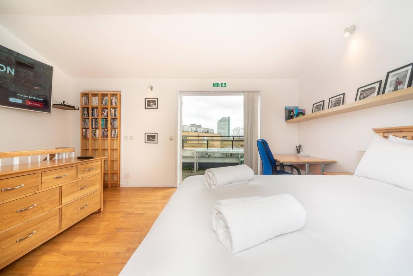 Sunny Maisonette With Views Over Canary Wharf, Londýn Exteriér fotografie